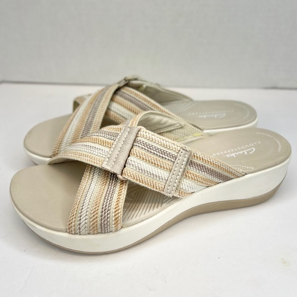 Clarks Womens Cloudsteppers Arla Wave Sandals Size 8 Beige Combination Slip On - Picture 1 of 15